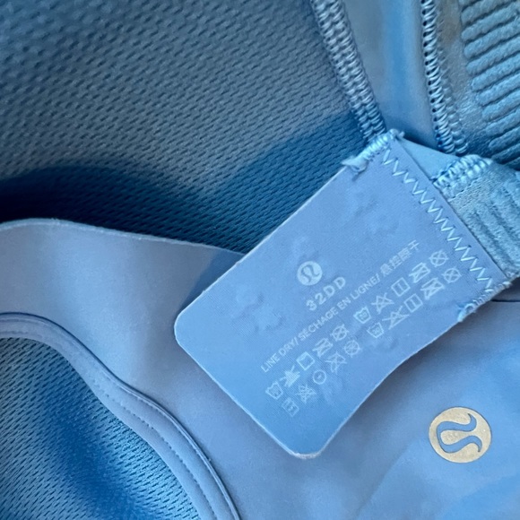 Lululemon Bra 32DD like new - worn once too big for me - Picture 3 of 3